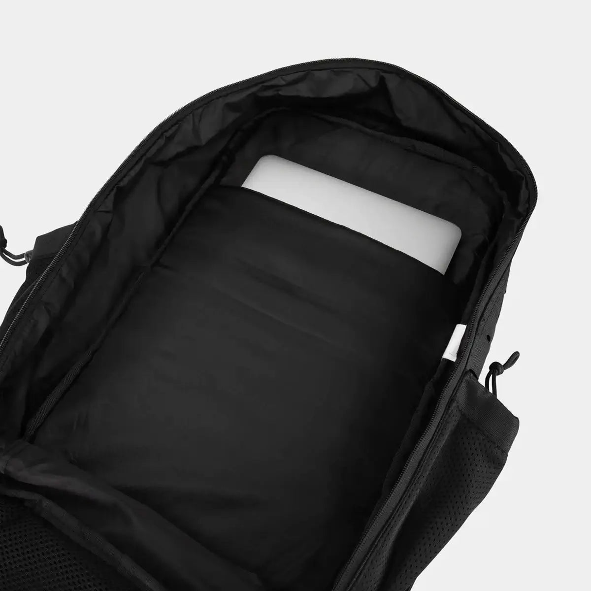 Gympack Pro 50L Negra y Blanca